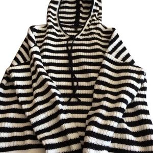 Sanctuary Black and white hoodie